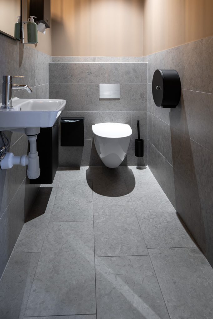 Badrum med plattsättning av Palmbergs